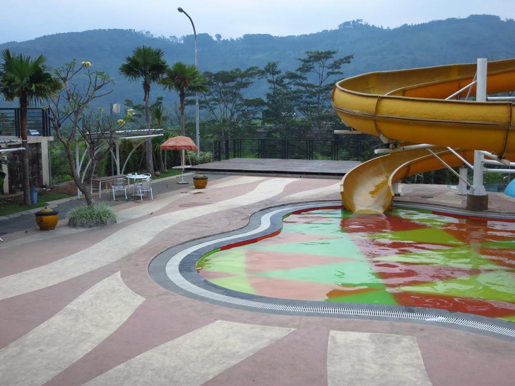 Bess Resort & Waterpark Hotel And Convention Malang Kültér fotó