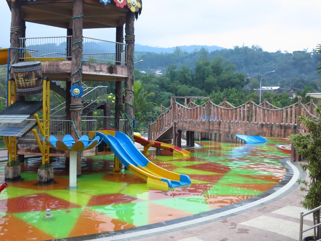 Bess Resort & Waterpark Hotel And Convention Malang Kültér fotó